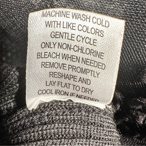 Almost Famous Floral Appliqué Long Sleeve Mock Neck Black Sweater Top Size L - Picture 12 of 13